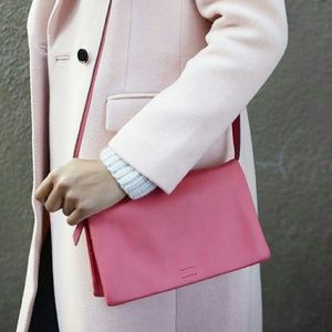 👜🎀🎁Banana Republic Leather Purse